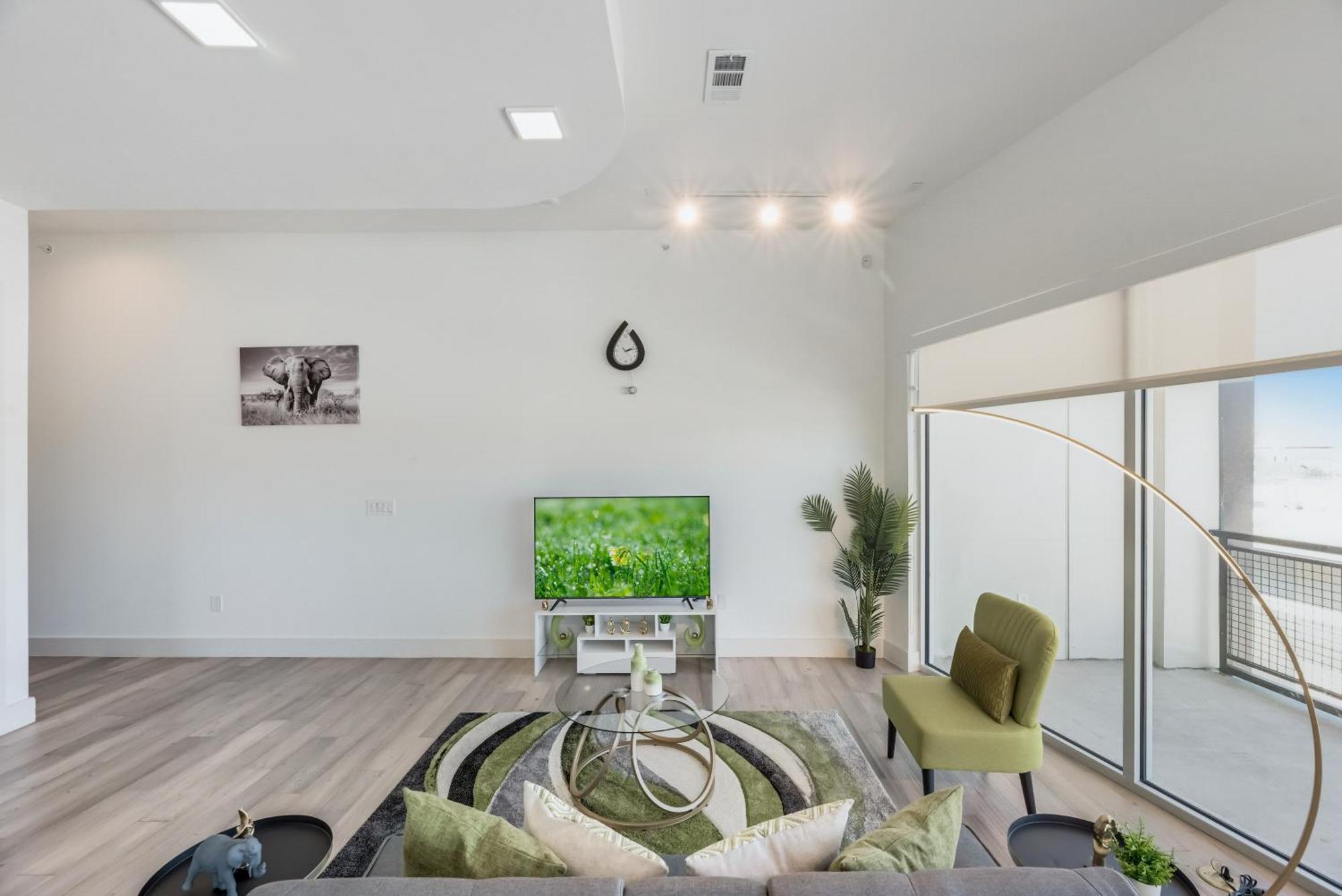 Contemporary 2Br I Gym I Parking I Workspace Даллас Экстерьер фото