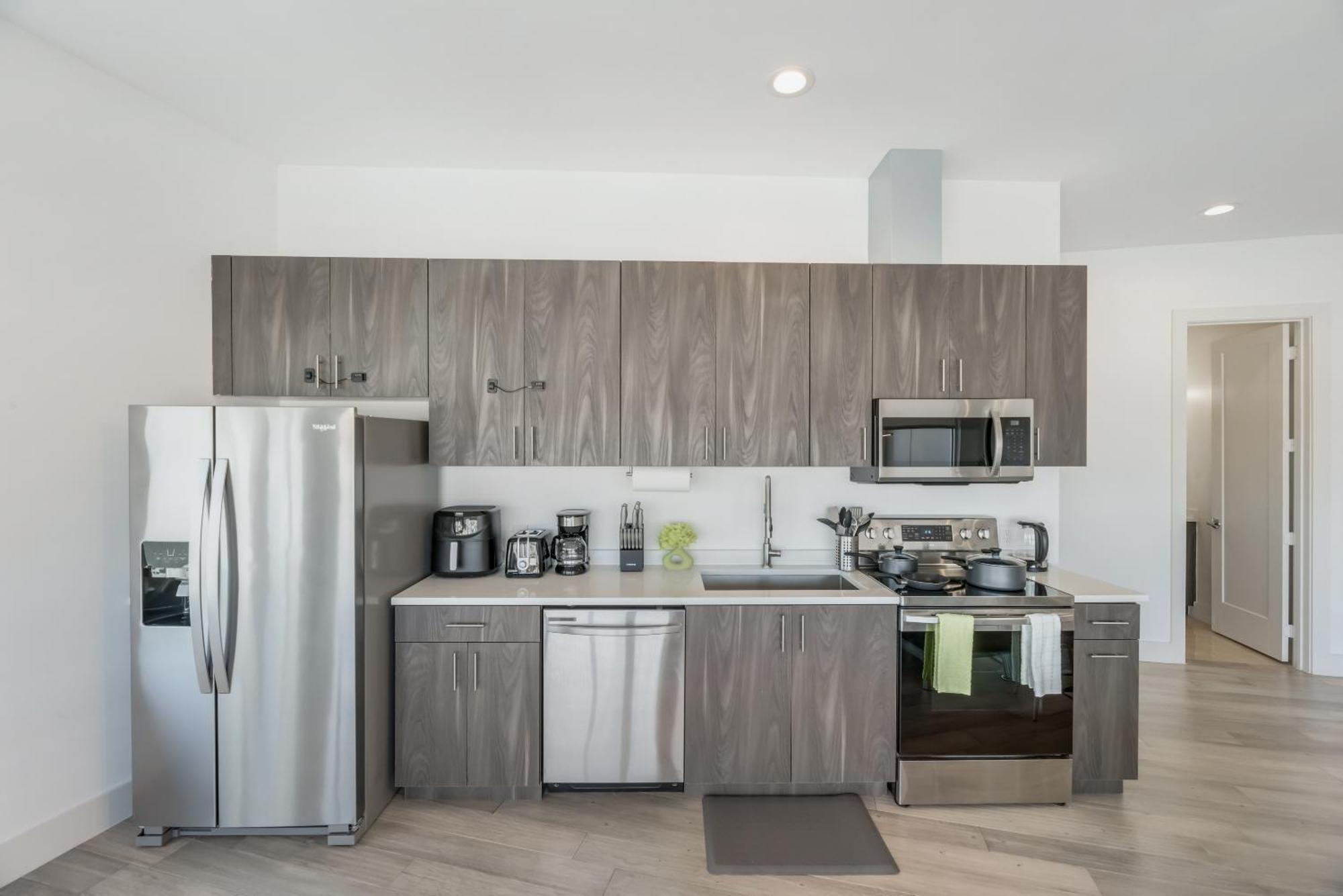 Contemporary 2Br I Gym I Parking I Workspace Даллас Экстерьер фото